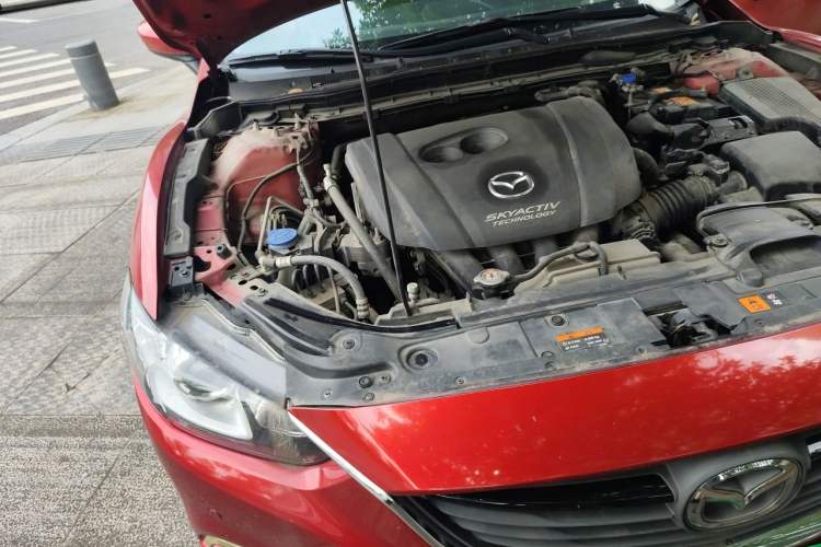 Used Mazda Atenza 2015 2.0L Blue Sky Luxury Edition Engine Bay Right