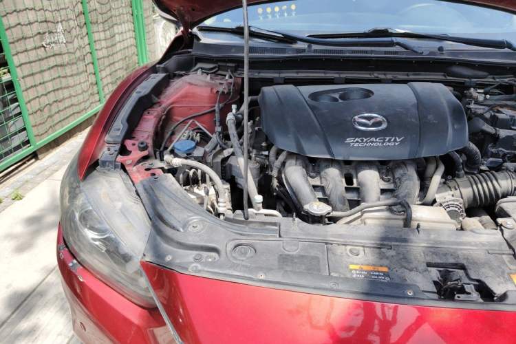 Used Mazda Atenza 2015 2.0L Blue Sky Luxury Edition Engine Bay Right