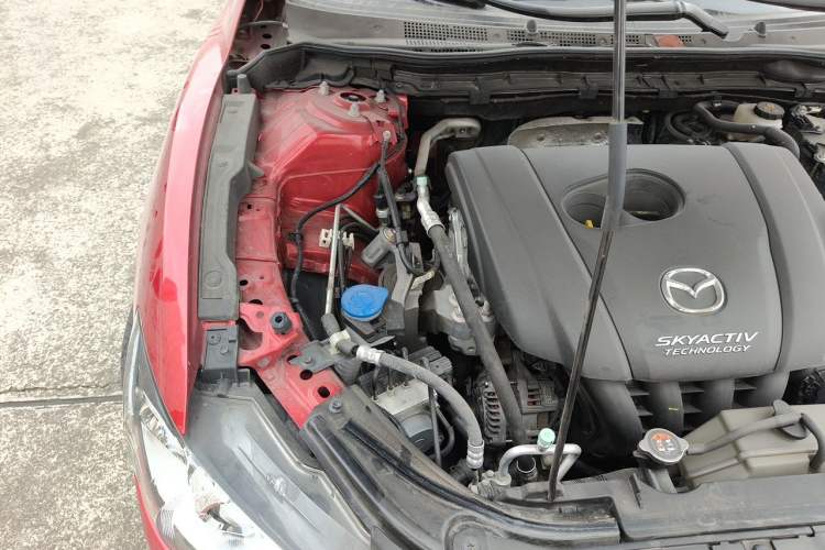 Used Mazda Atenza 2015 2.0L Blue Sky Luxury Edition Engine Bay Right