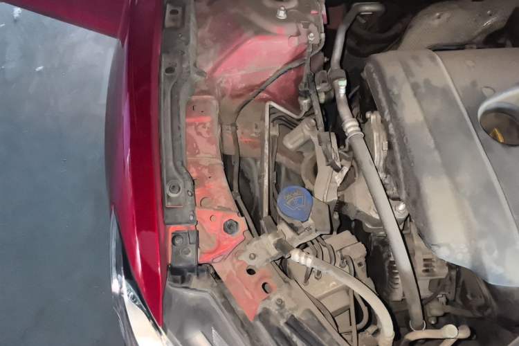 Used Mazda Atenza 2015 2.0L Blue Sky Luxury Edition Engine Bay Right
