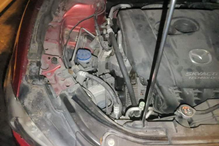 Used Mazda Atenza 2015 2.0L Blue Sky Luxury Edition Engine Bay Right