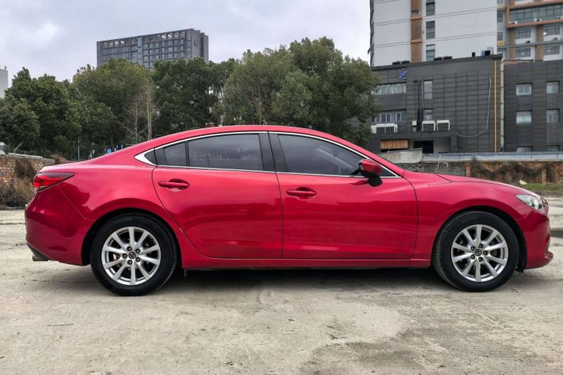 Used Mazda Atenza 2015 2.0L Blue Sky Luxury Edition Exterior 3