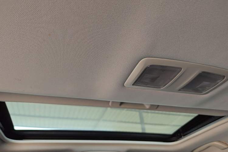 Used Mazda Atenza 2015 2.0L Blue Sky Luxury Edition Headliner