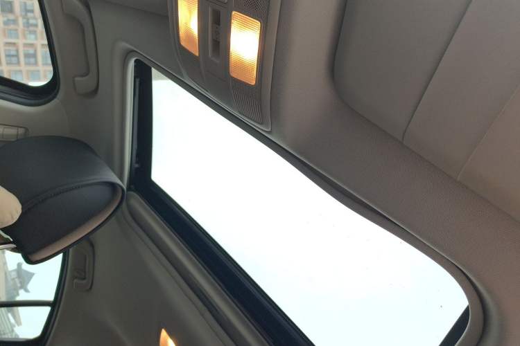 Used Mazda Atenza 2015 2.0L Blue Sky Luxury Edition Headliner