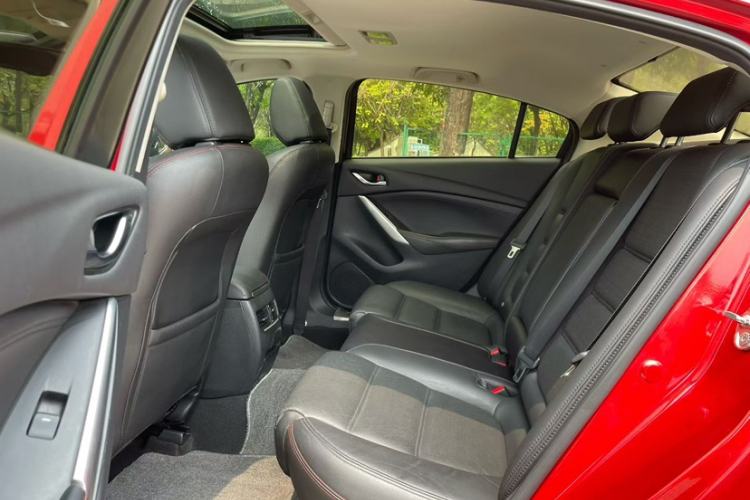 Used Mazda Atenza 2015 2.5L Blue Sky Prestige Edition Interior 2