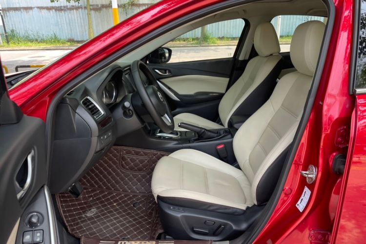 Used Mazda Atenza 2015 2.0L Blue Sky Luxury Edition Interior 3