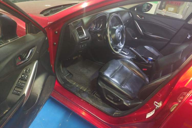 Used Mazda Atenza 2015 2.5L Blue Sky Sport Edition Interior 3