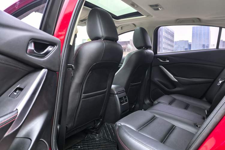 Used Mazda Atenza 2015 2.0L Blue Sky Luxury Edition Interior 6