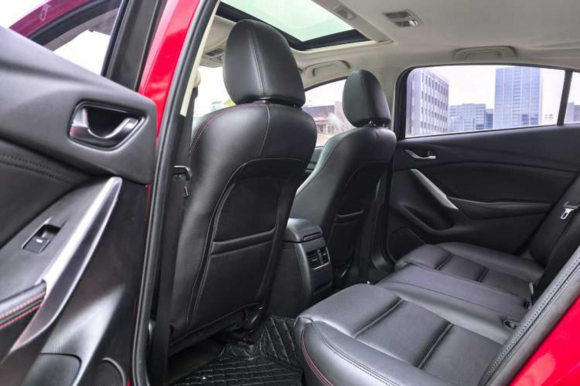Used Mazda Atenza 2015 2.0L Blue Sky Luxury Edition Interior 6