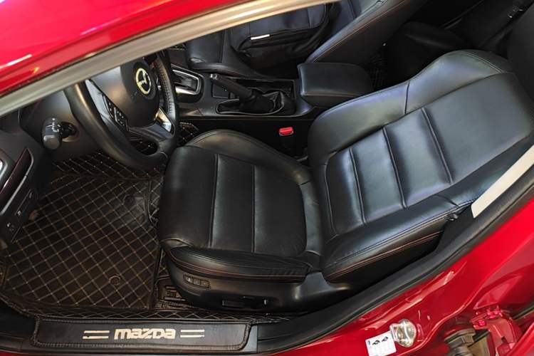 Used Mazda Atenza 2015 2.0L Blue Sky Luxury Edition Left Front Seat
