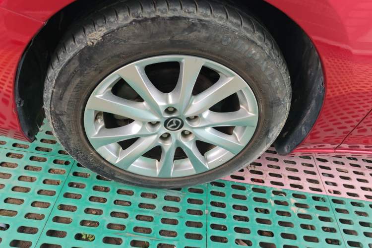 Used Mazda Atenza 2015 2.0L Blue Sky Luxury Edition Left Front Wheel Hub