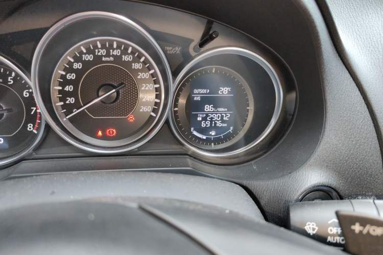 Used Mazda Atenza 2015 2.5L Blue Sky Prestige Edition Odometer Close Up