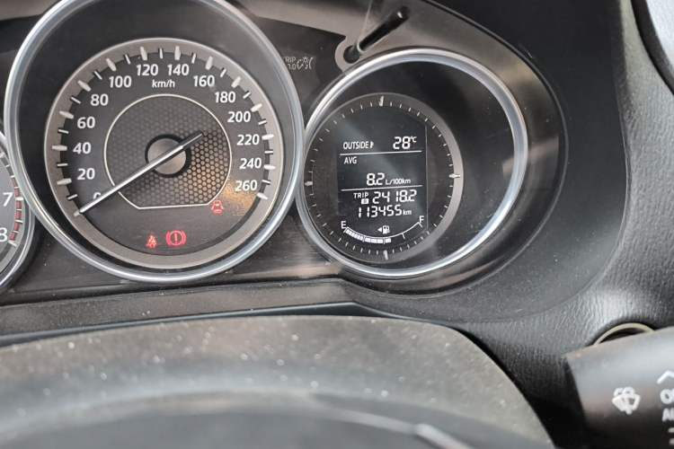 Used Mazda Atenza 2015 2.0L Blue Sky Luxury Edition Odometer Close Up