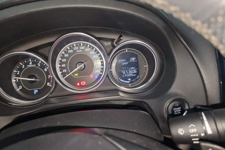Used Mazda Atenza 2015 2.5L Blue Sky Sport Edition Odometer Close Up