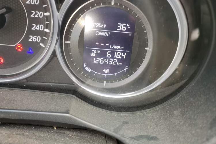 Used Mazda Atenza 2015 2.0L Blue Sky Luxury Edition Odometer Close Up