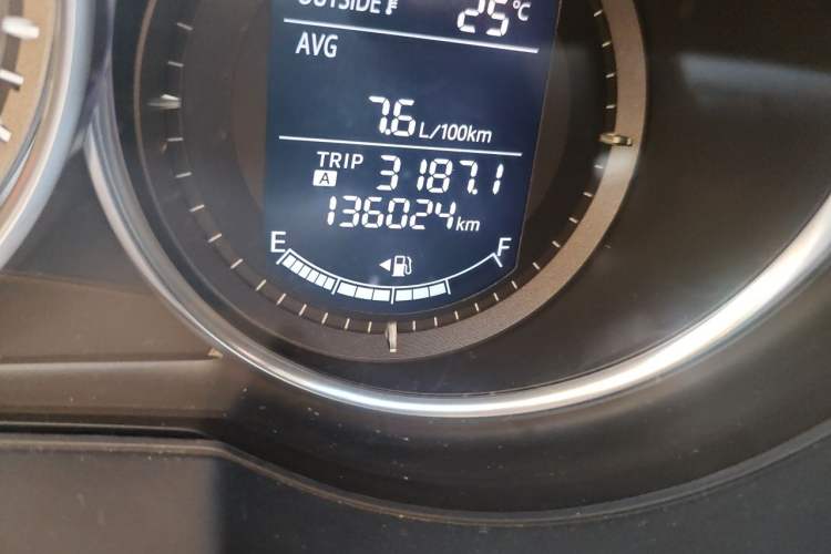 Used Mazda Atenza 2015 2.5L Blue Sky Prestige Edition Odometer Close Up