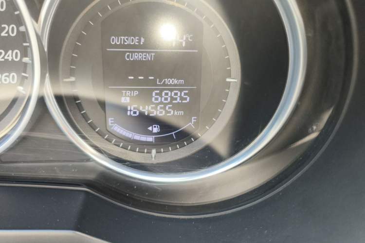 Used Mazda Atenza 2015 2.0L Blue Sky Luxury Edition Odometer Close Up