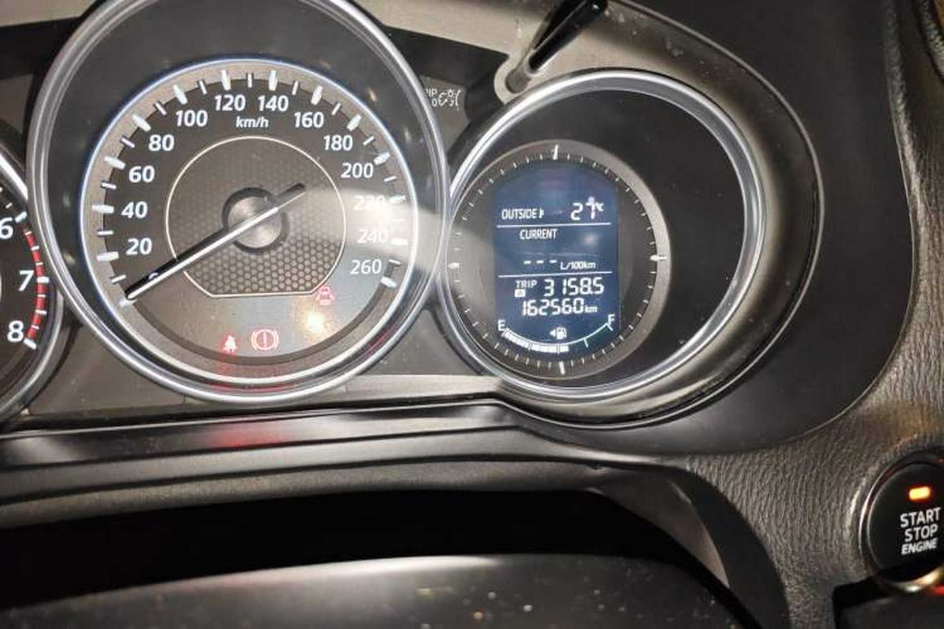 Used Mazda Atenza 2015 2.5L Blue Sky Sport Edition Odometer Close Up