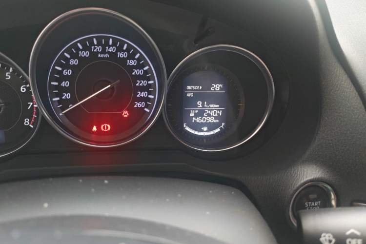 Used Mazda Atenza 2015 2.0L Blue Sky Luxury Edition Odometer Close Up