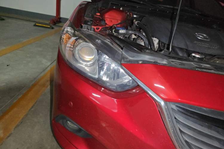 Used Mazda Atenza 2015 2.0L Blue Sky Luxury Edition Right Front Headlight