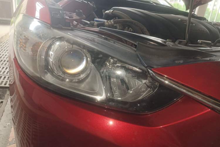 Used Mazda Atenza 2015 2.5L Blue Sky Sport Edition Right Front Headlight