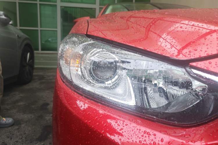 Used Mazda Atenza 2015 2.0L Blue Sky Luxury Edition Right Front Headlight