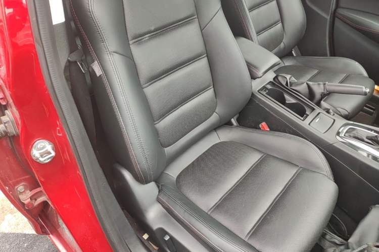 Used Mazda Atenza 2015 2.5L Blue Sky Prestige Edition Right Front Seat
