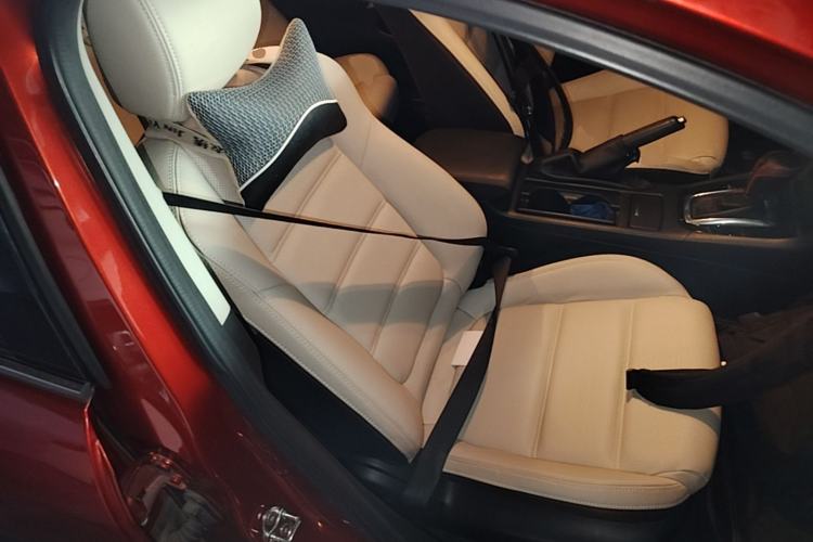 Used Mazda Atenza 2015 2.0L Blue Sky Luxury Edition Right Front Seat