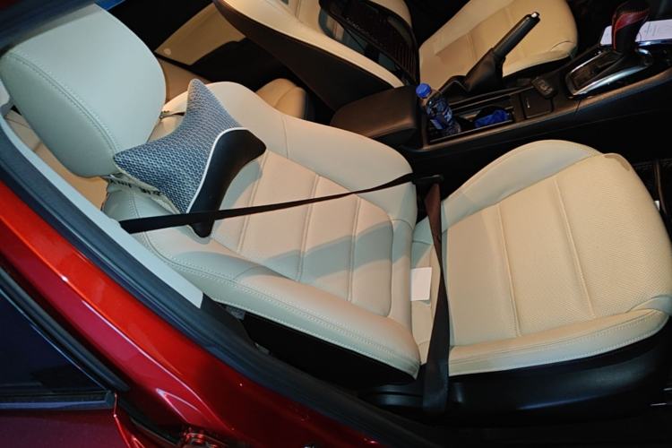 Used Mazda Atenza 2015 2.0L Blue Sky Luxury Edition Right Front Seat