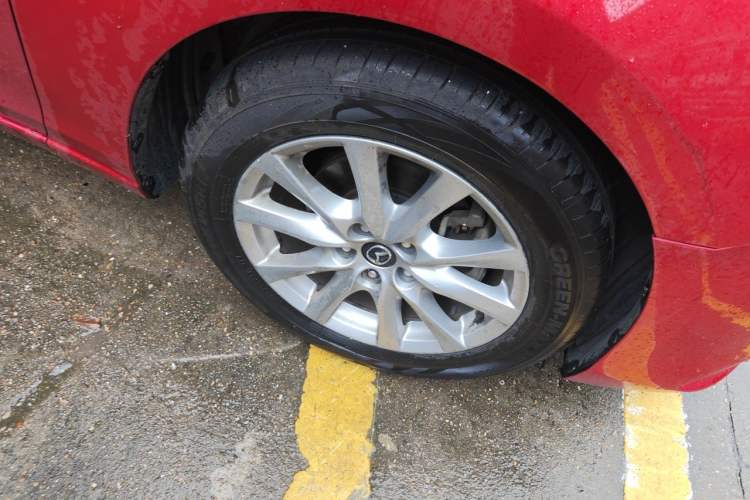 Used Mazda Atenza 2015 2.0L Blue Sky Luxury Edition Right Front Wheel Hub
