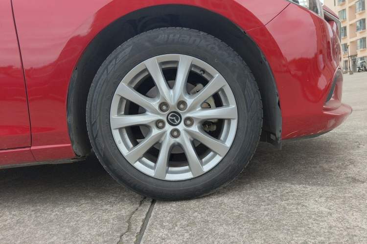 Used Mazda Atenza 2015 2.0L Blue Sky Luxury Edition Right Front Wheel Hub