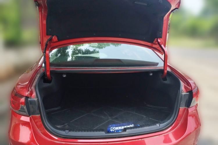 Used Mazda Atenza 2015 2.0L Blue Sky Luxury Edition Trunk