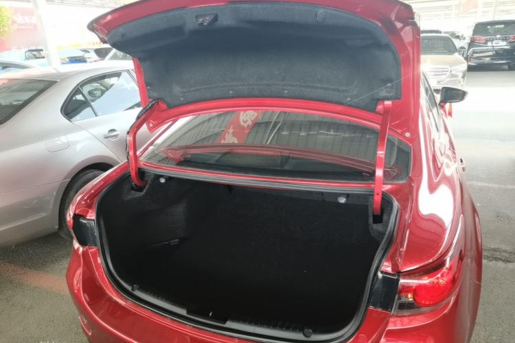 Used Mazda Atenza 2015 2.0L Blue Sky Fashion Edition Trunk