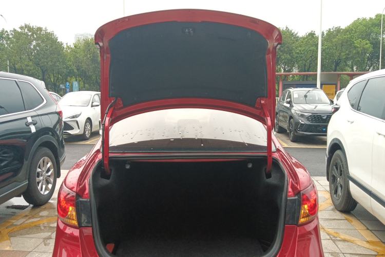 Used Mazda Atenza 2015 2.5L Blue Sky Prestige Edition Trunk