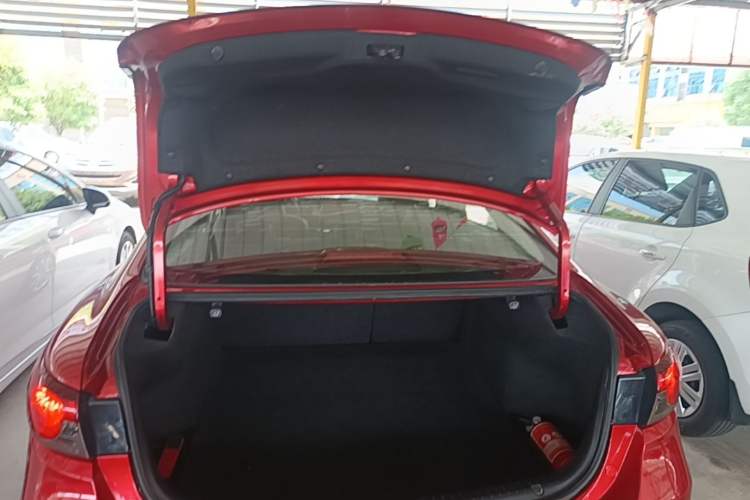 Used Mazda Atenza 2015 2.0L Blue Sky Luxury Edition Trunk