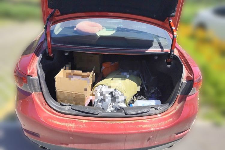 Used Mazda Atenza 2015 2.0L Blue Sky Fashion Edition Trunk