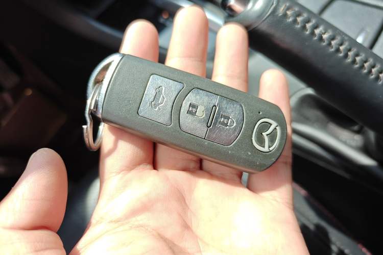 Used Mazda Atenza 2015 2.0L Blue Sky Luxury Edition Vehicle Key