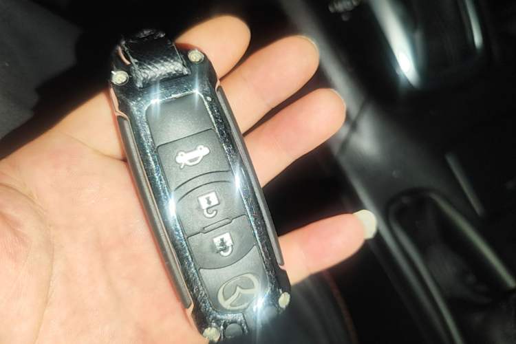 Used Mazda Atenza 2015 2.0L Blue Sky Luxury Edition Vehicle Key