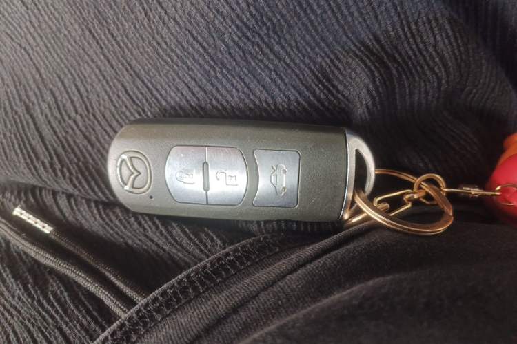 Used Mazda Atenza 2015 2.5L Blue Sky Sport Edition Vehicle Key