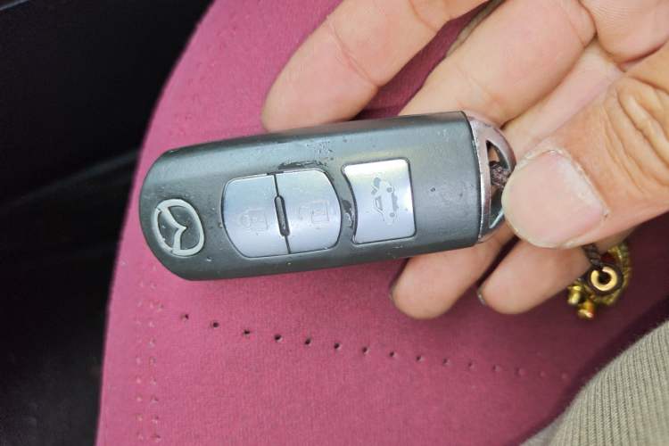 Used Mazda Atenza 2015 2.0L Blue Sky Luxury Edition Vehicle Key