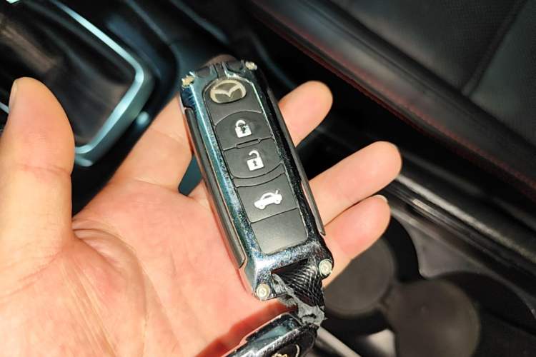 Used Mazda Atenza 2015 2.0L Blue Sky Luxury Edition Vehicle Key
