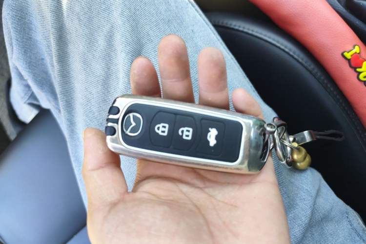 Used Mazda Atenza 2015 2.0L Blue Sky Fashion Edition Vehicle Key