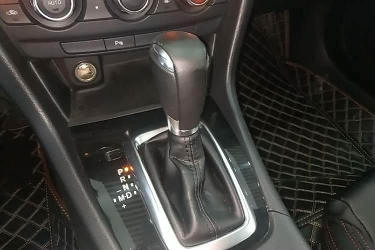 Used Mazda Atenza 2015 2.0L Blue Sky Luxury Edition Gear Lever