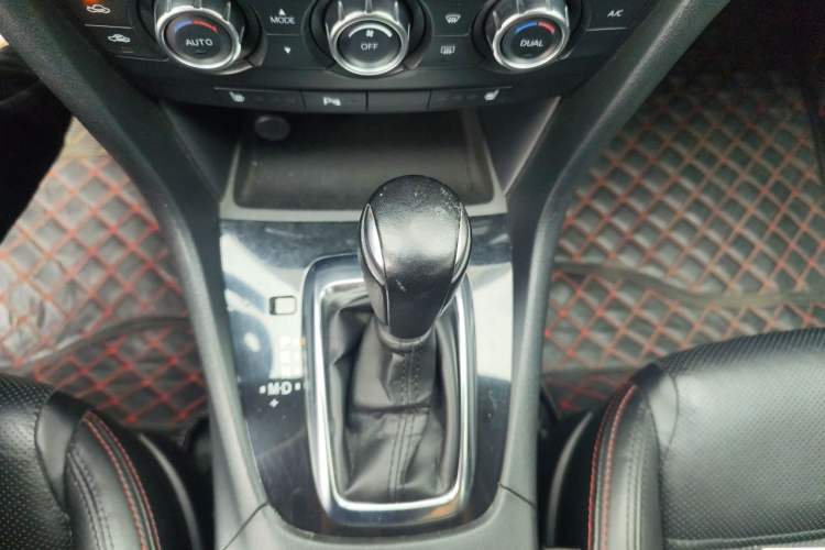 Used Mazda Atenza 2015 2.5L Sky Blue Supreme Edition Gear Lever
