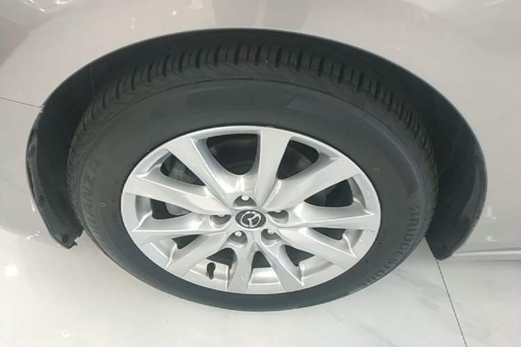 Used Mazda Atenza 2015 2.0L Blue Sky Luxury Edition Left Front Wheel Hub