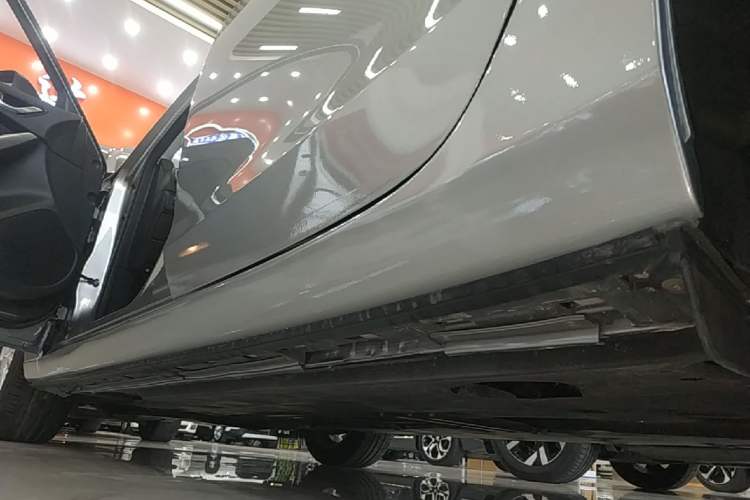 Used Mazda Atenza 2015 2.0L Blue Sky Luxury Edition Left Side Sill