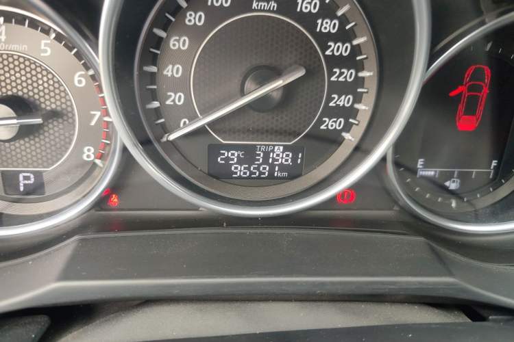 Used Mazda Atenza 2015 2.5L Sky Blue Supreme Edition Odometer Close Up