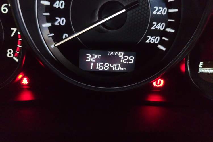 Used Mazda Atenza 2015 2.0L Blue Sky Prestige Edition Odometer Close Up
