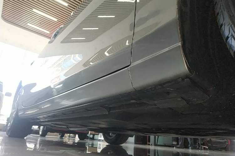 Used Mazda Atenza 2015 2.0L Blue Sky Luxury Edition Right Side Sill
