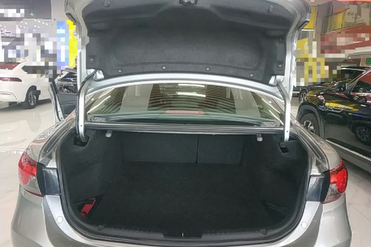 Used Mazda Atenza 2015 2.0L Blue Sky Luxury Edition Trunk